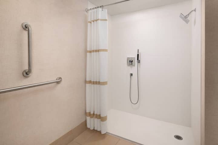 Room 21 of 44